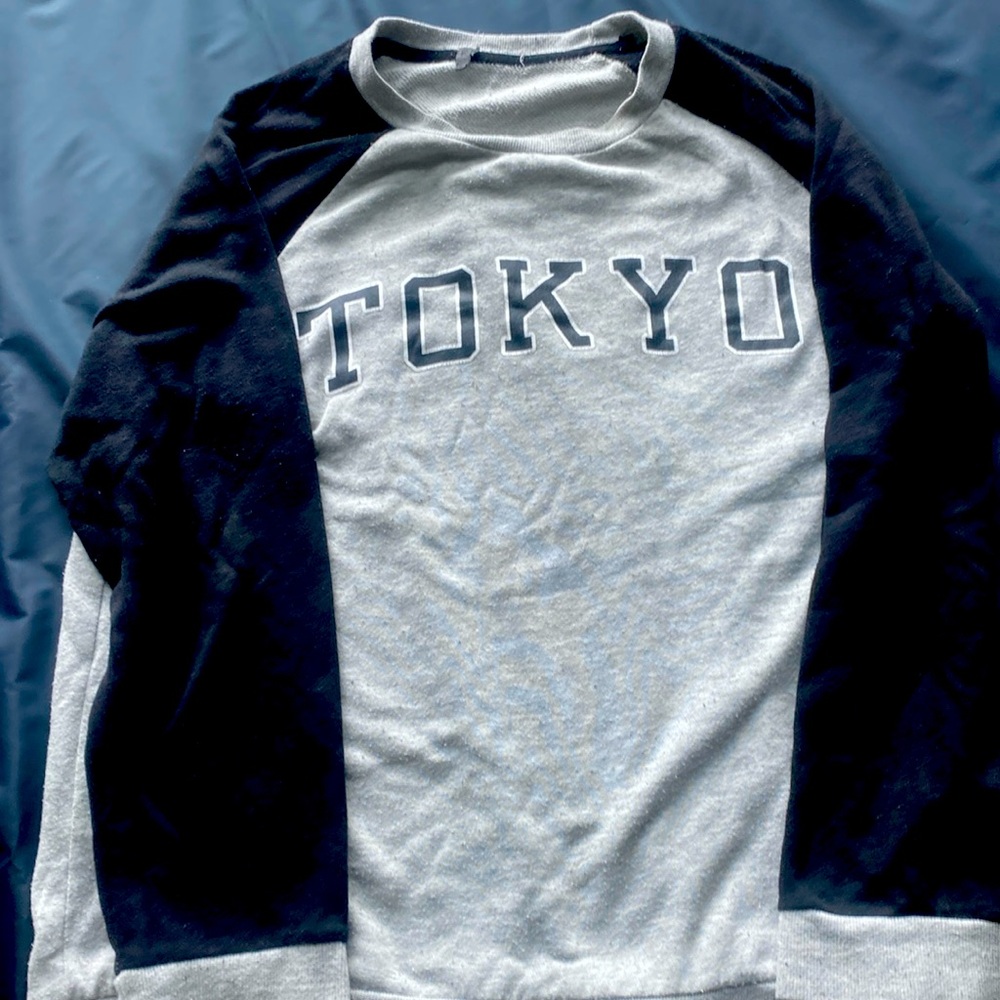 Gray and black Tokyo sweater (L). Loose fitting casual unisex sweater.